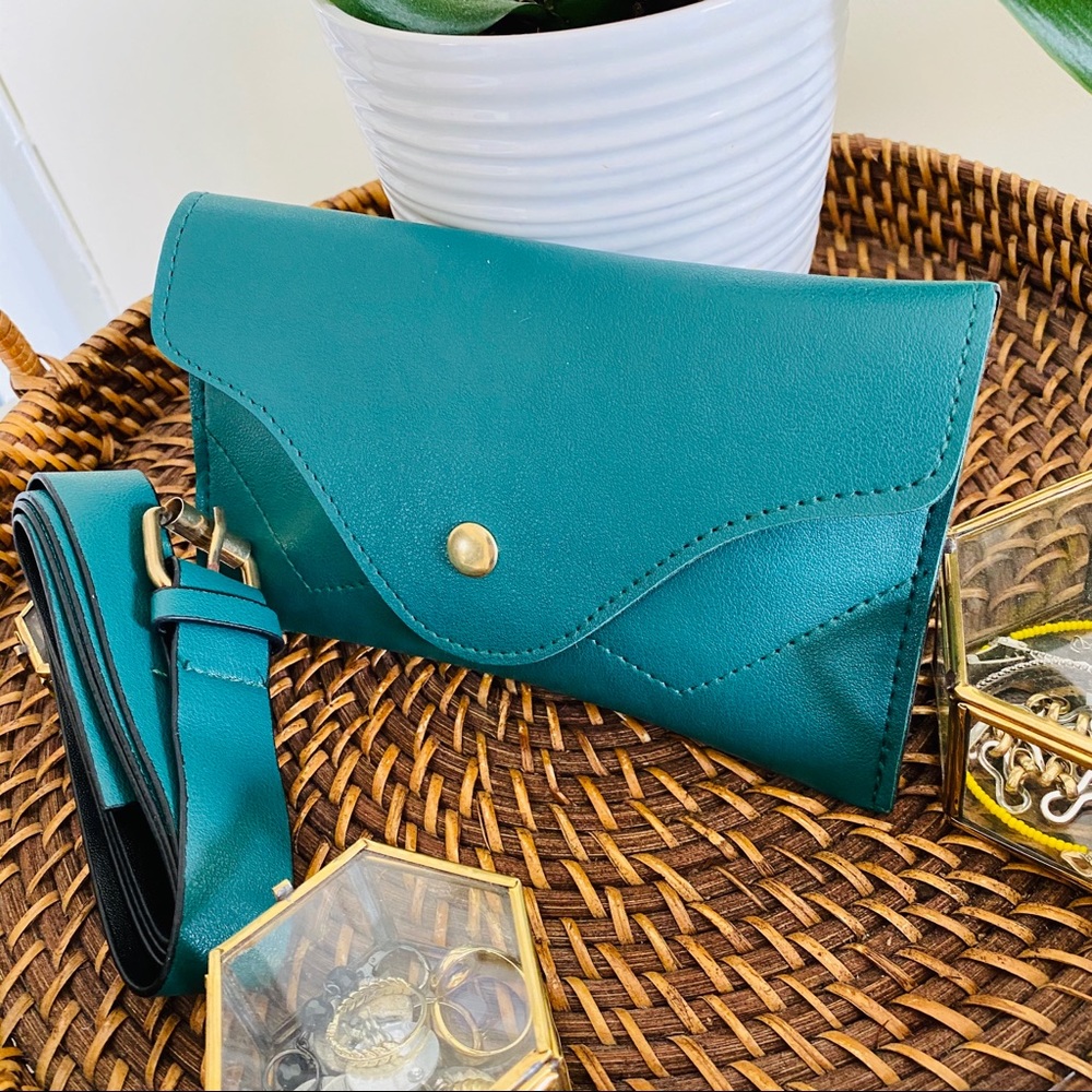 Golden Cherry - Green Leather Belt Bag - Picture 3 of 6